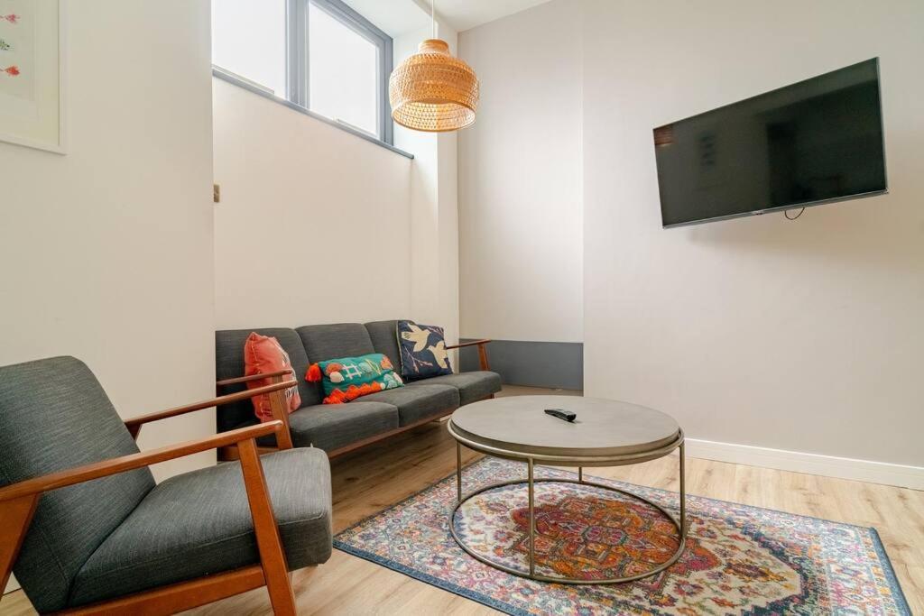 Stunning 2 Bed Apartment, Heart Of The Barbican 플리머스 외부 사진