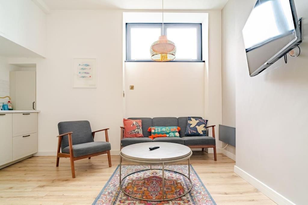 Stunning 2 Bed Apartment, Heart Of The Barbican 플리머스 외부 사진